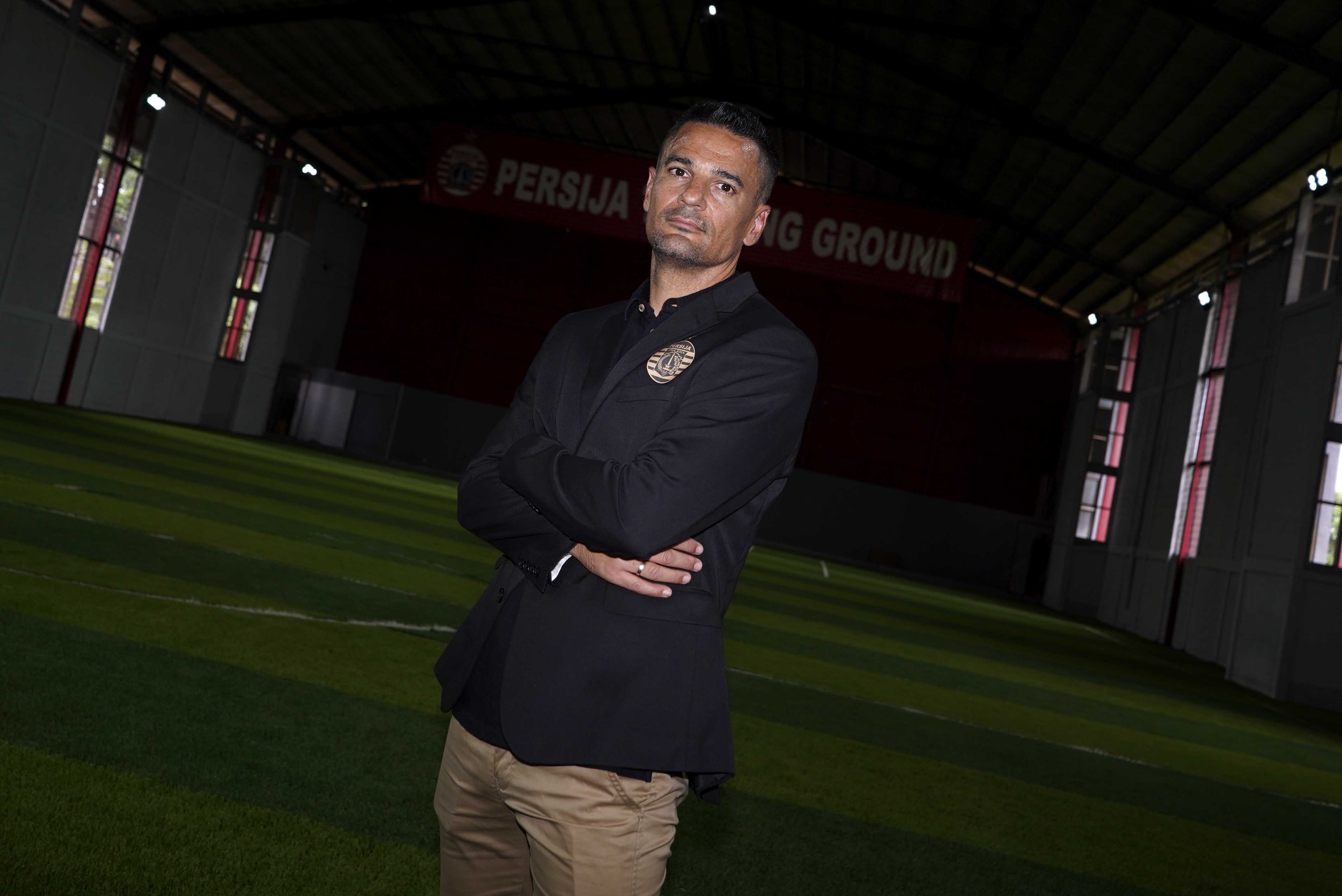 Belajar dari Kegagalan Thomas Doll, Persija Hanya Kontrak Carlos Pena Setahun