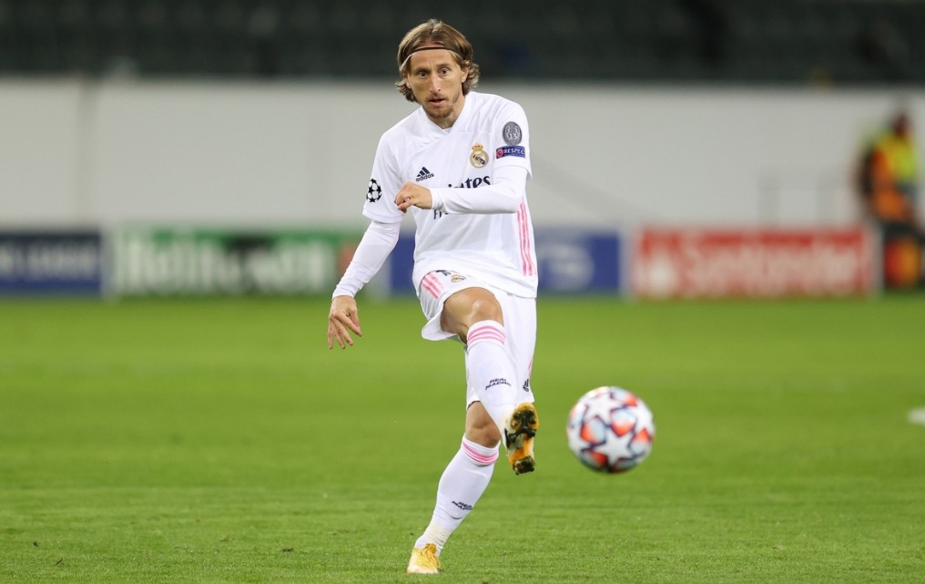 Tak seperti Ramos, Perpanjangan Kontrak Modric Berjalan Mulus