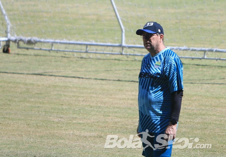 Sambut Tahun 2021, Pelatih Persib Bicara soal Bumi