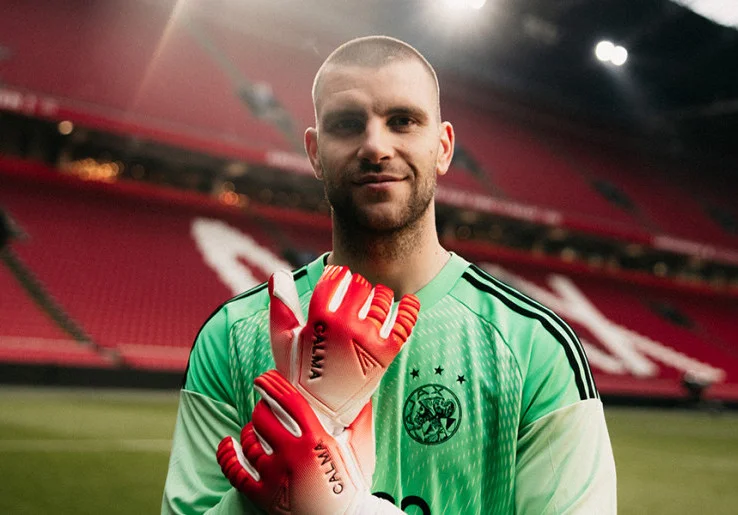 Maarten Paes Dapat Pesaing Eks Timnas Jerman dan FC Barcelona di Ajax Amsterdam