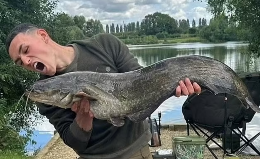Ogah Jadi Pelatih atau Komentator, Phil Foden Lebih Pilih Bikin Vlog Memancing Ketika Pensiun