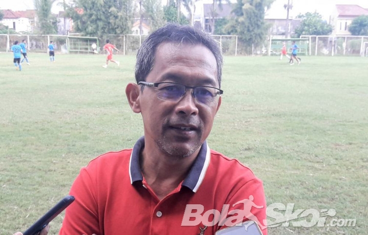 Aji Santoso Imbau Suporter Persebaya Patuhi Aturan PSSI