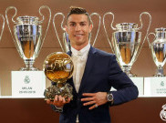 Crisitiano Ronaldo Raih Penghargaan Ballon d'Or 2016