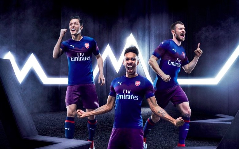 Arsenal Luncurkan Jersey Tandang Teranyar