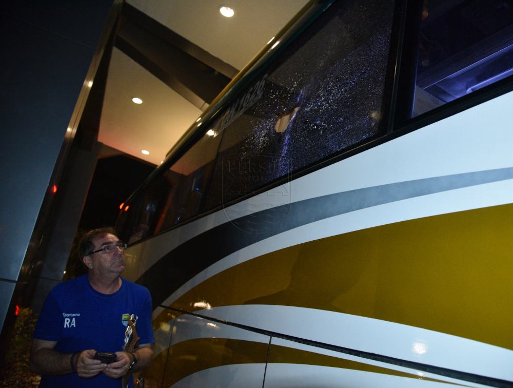 Bus yang Ditumpangi Persib Ditimpuk Batu, Pemainnya Terluka