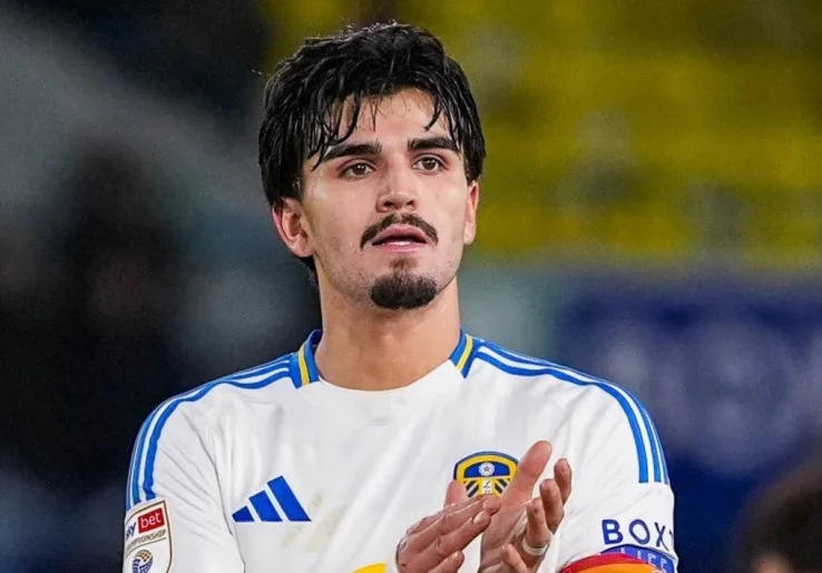 Bek Keturunan Indonesia Merapat ke Brighton & Hove Albion