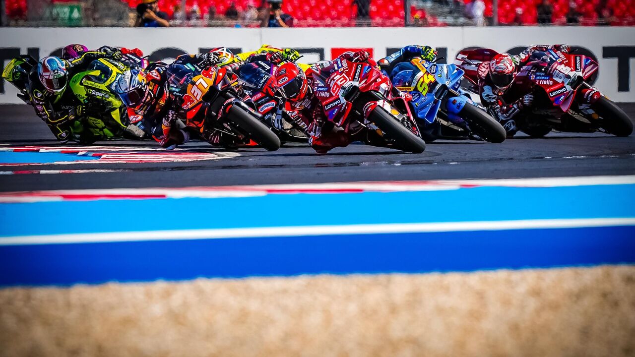 Para pembalap adu cepat di MotoGP Hungaria 2026. (MotoGP)