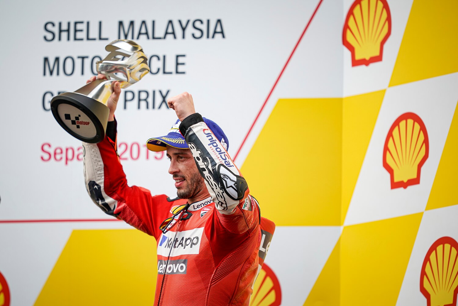 Candaan Andrea Dovizioso: Marc Marquez Sudah Menyuap Semua Rival