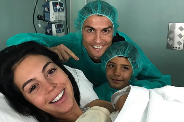 Ronaldo Sambut Bahagia Kelahiran Anak Keempat