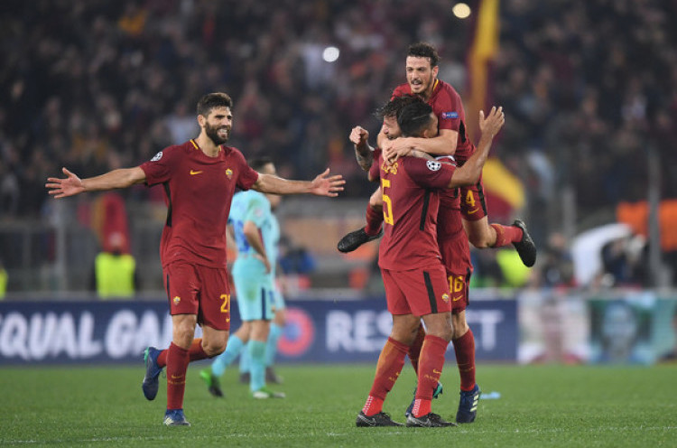 AS Roma Ajari Barcelona Bermain Sepak Bola Kolektif