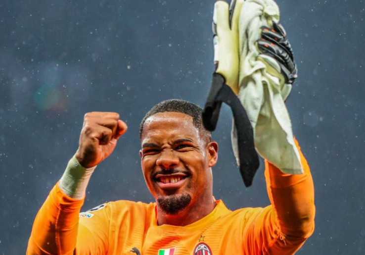 Tidak Cari Alternatif, AC Milan Fokus Perpanjang Kontrak Mike Maignan