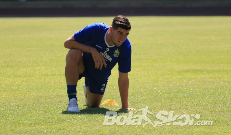Motor Jadi Pilihan, Bek Persib Nick Kuipers Cerita Diberhentikan Polisi 3 Kali