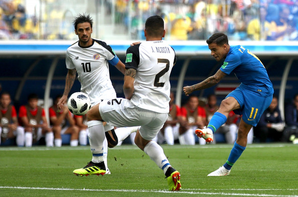 Pemakaian Jersey Tandang Brasil dan Kosta Rika Timbulkan Tanda Tanya