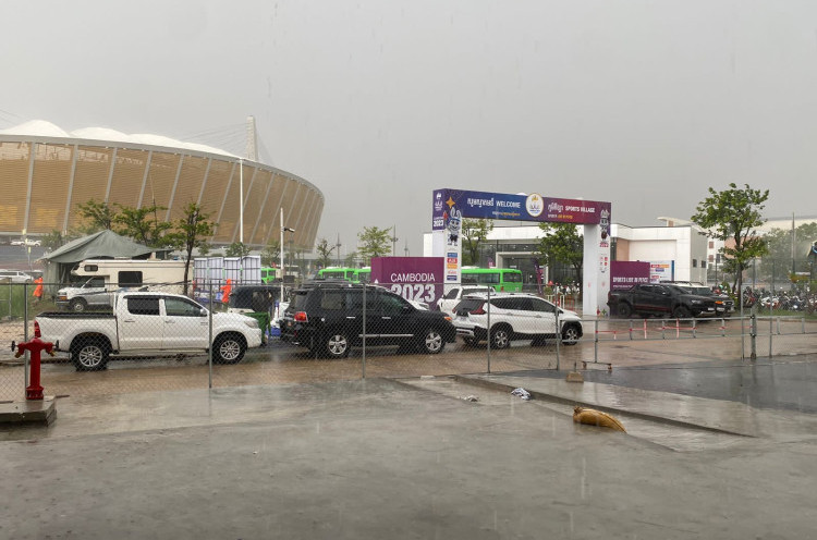 Stadion Morodok Diterpa Hujan Deras dan Angin Kencang Jelang Penutupan SEA Games 2023