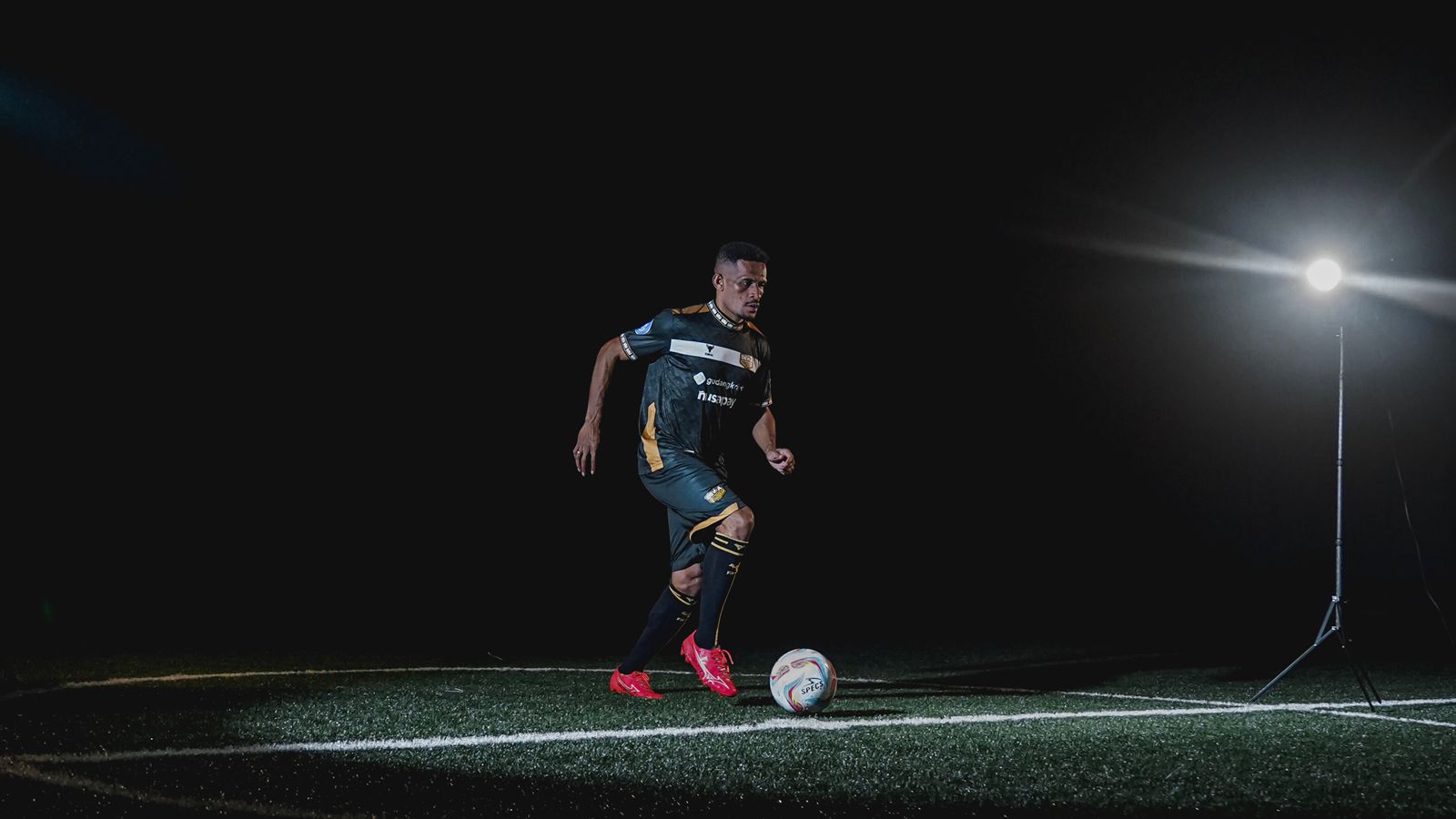 Kontrak Ricky Kambuaya 2 Tahun, Dewa United FC Setop Berburu Pemain Lokal