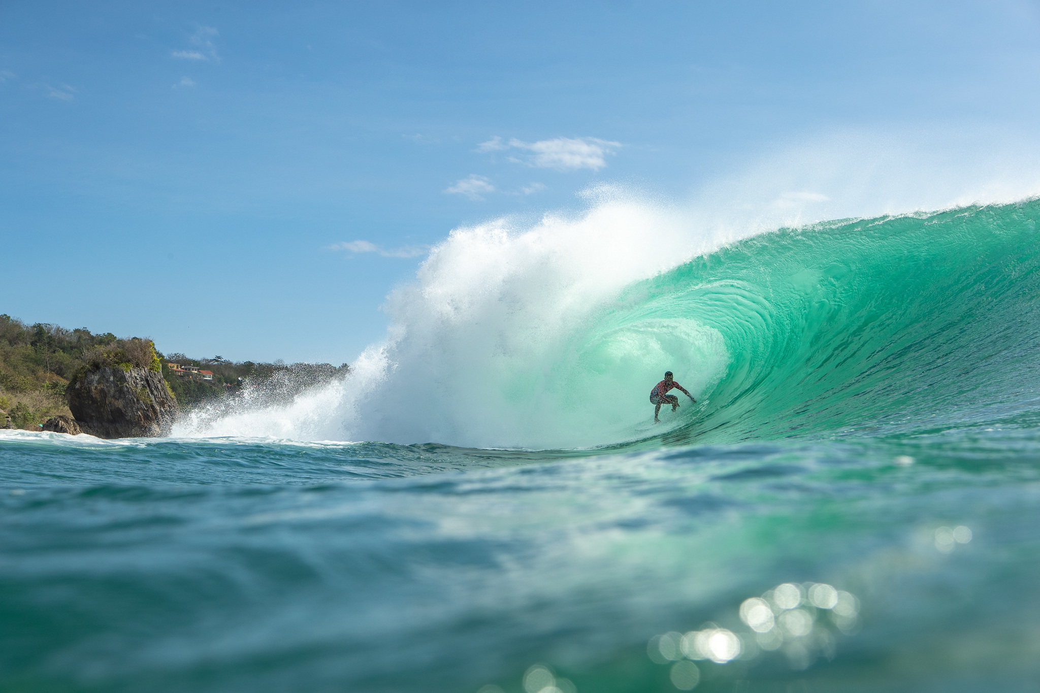 Ombak Raksasa Akan Sambangi Padang Padang pada Babak Final Rip Curl Cup 2018