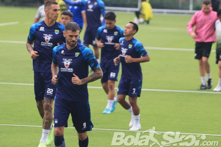 Playmaker Asing Persib Pulang ke Spanyol karena Cedera, Bakal Dicoret?