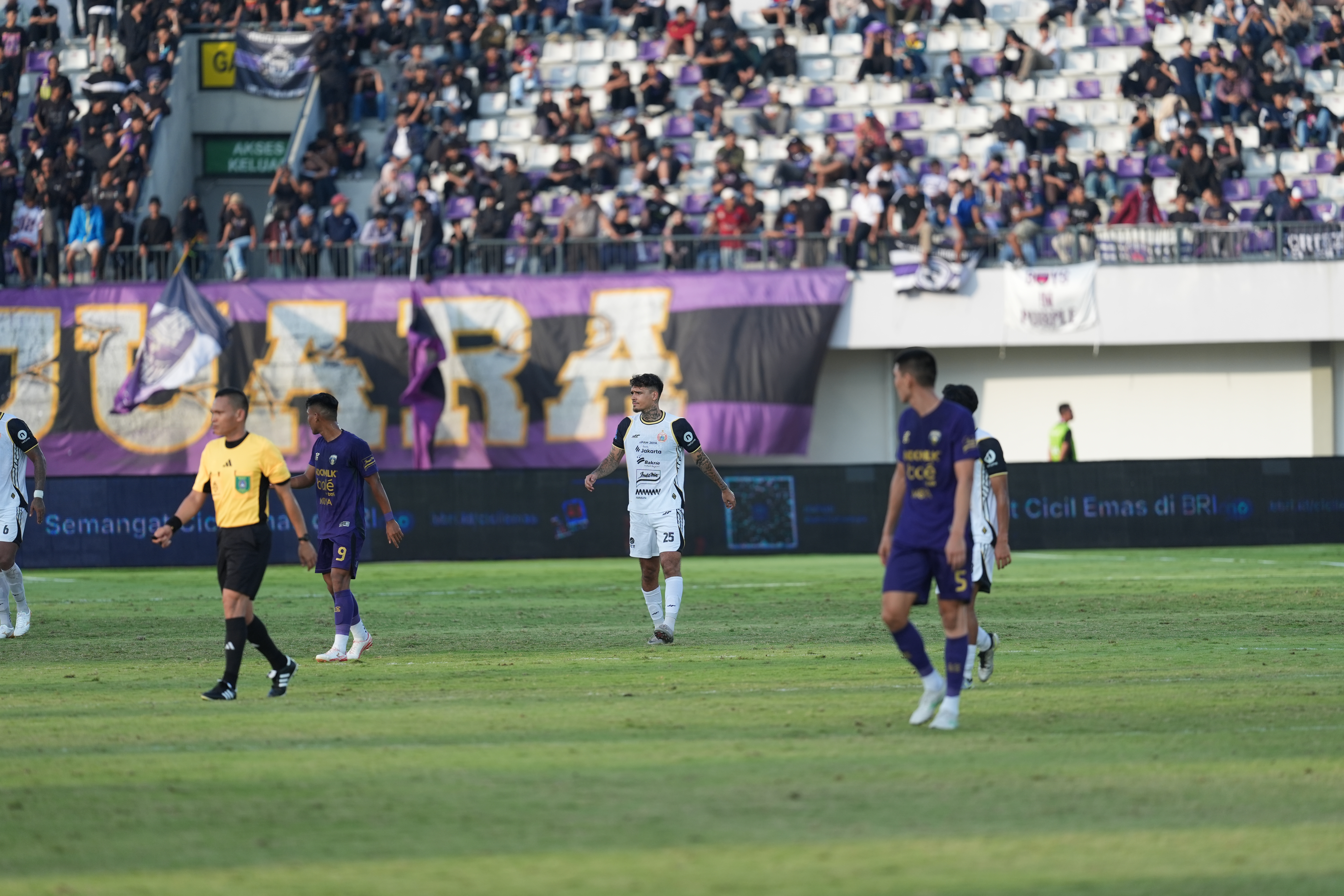Pemain Naturalisasi Harus Bersaing Jadi Pemain Inti di Persija Jakarta