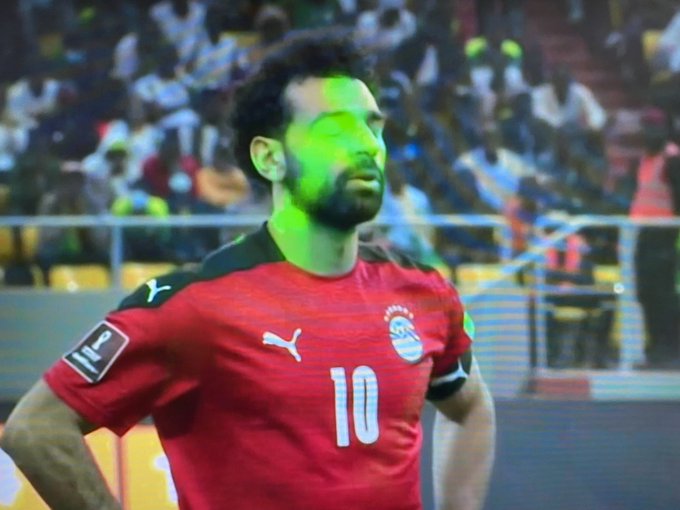 Respons Jurgen Klopp Lihat Mohamed Salah Dilaser Saat Menendang Penalti