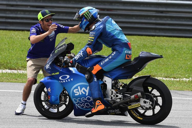 Diincar Ducati, Valentino Rossi Ingin Sang Adik Fokus Juarai Moto2 Terlebih Dahulu