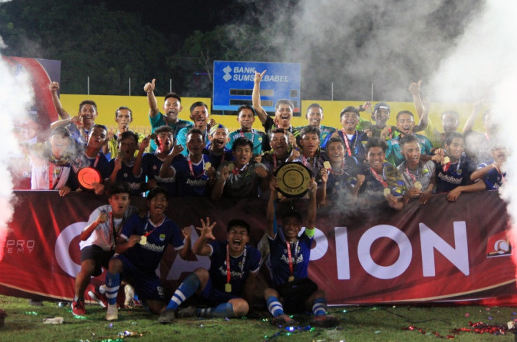 Liga 1 U-16 2018: Persib Bandung Jadi Juara, Bambang Pamungkas Ucapkan Selamat