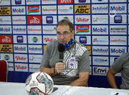 Pelatih Persib Sindir 12 Pergantian Juru Racik Formasi di Liga 1