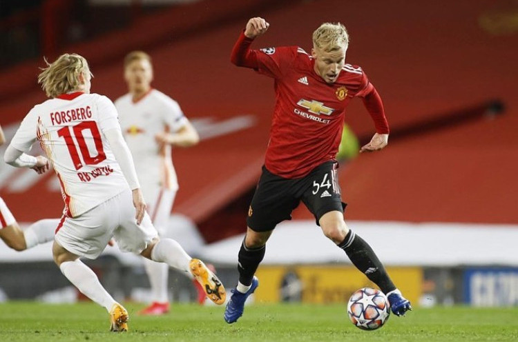 Mantan Gelandang Manchester United Bandingkan Donny van de Beek dengan Thomas Muller