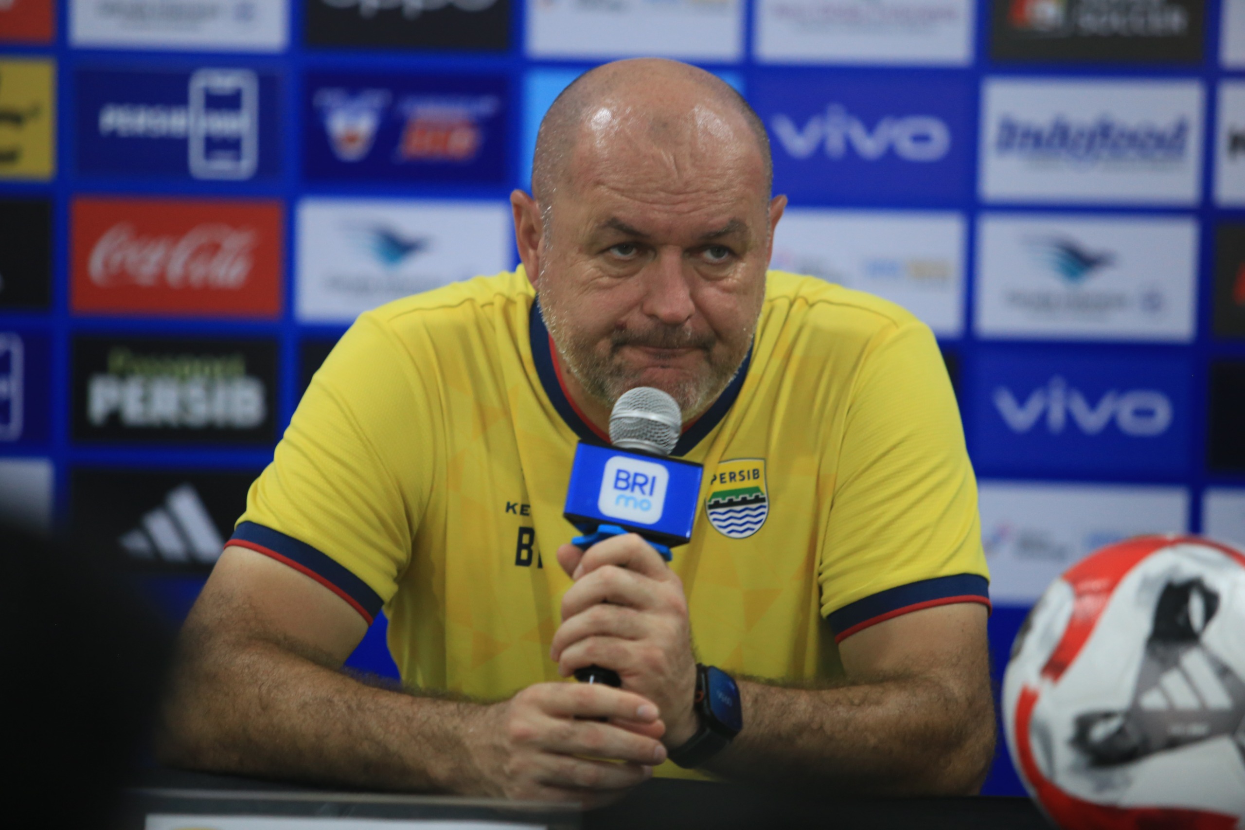 Dewa United vs Persib Tanpa Penonton, Bojan Hodak: Banten Warriors Diuntungkan