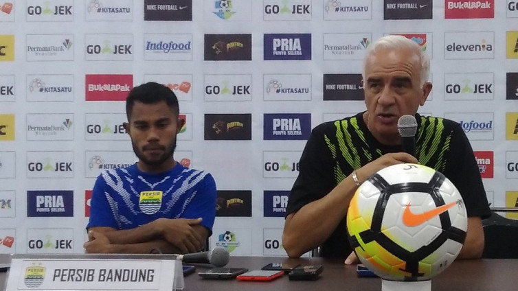 Kalah dari Persija, Mario Gomez Pertanyakan Kinerja Wasit