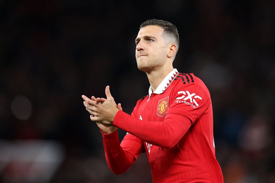 Diogo Dalot Ogah Pikirkan Kontraknya yang Segara Berakhir
