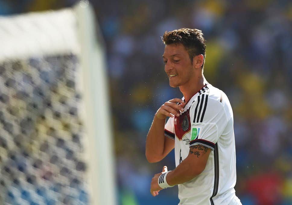 Ketika Mesut Ozil Terpaksa Tak Puasa demi Trofi Piala Dunia