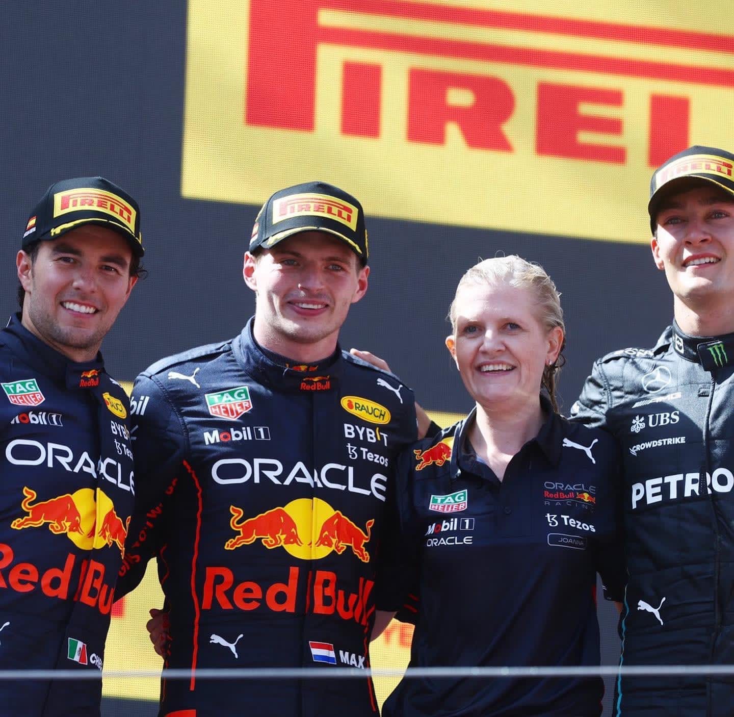 Podium Ganda bersama Perez, Verstappen Jaga Gelar Juara F1 2022
