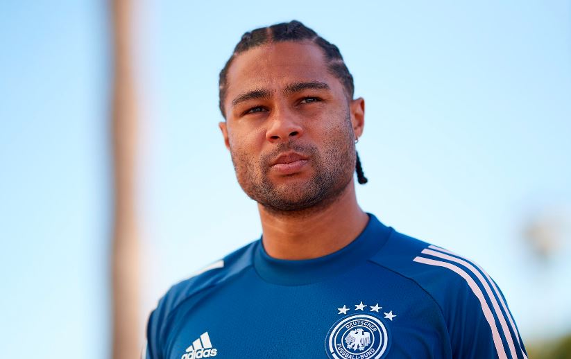Derby Manchester dalam Perebutan Servis Serge Gnabry