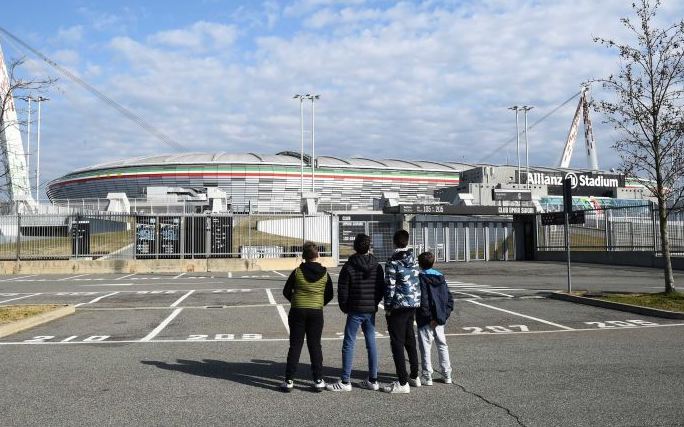 Serie A Ditunda karena Virus Corona, Vieri dan Balotelli Sepakat Kesehatan Jauh Lebih Penting