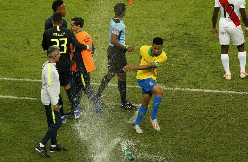 Selebrasi, Amukan, dan Tendangan Botol Gabriel Jesus di Final Copa America 2019