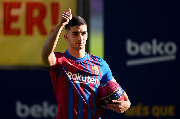 Usai Acara Perkenalan Resmi, Barcelona Umumkan Ferran Torres Positif COVID-19