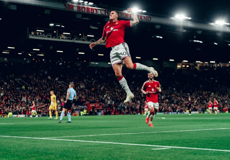 Hasil Liga Champions: Manchester United, Como, dan Bayern Munchen Pesta Gol