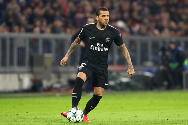 Dani Alves Resmi Hengkang dari PSG