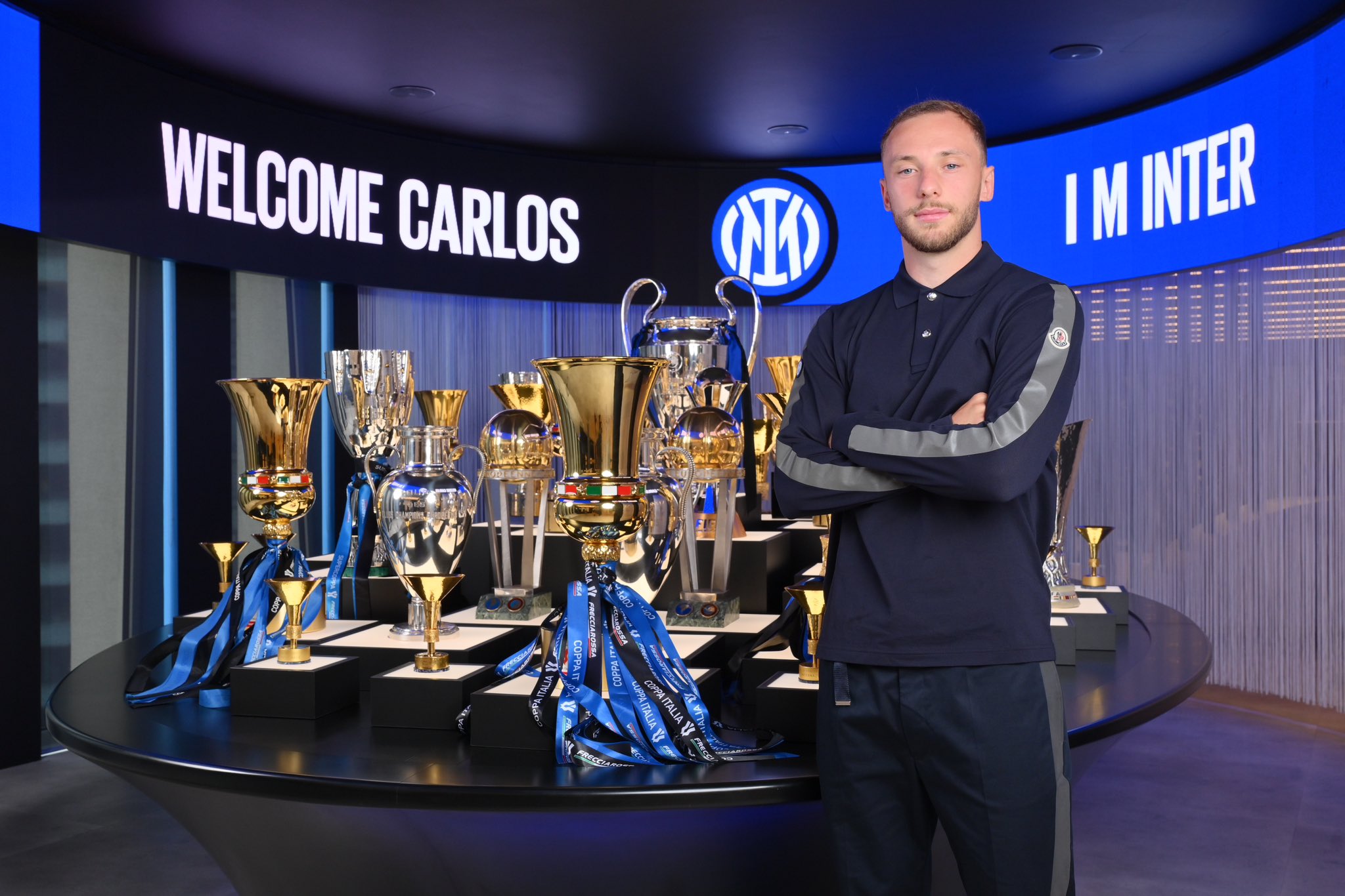 Inter Milan Ganti Robin Gosens dengan Carlos Augusto