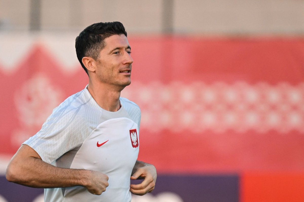 Piala Dunia 2022: Robert Lewandowski Enggan Ikuti Jejak Lionel Messi