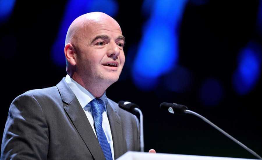 Presiden FIFA: Pesepak Bola Bukan Prioritas Penerima Vaksinasi COVID-19