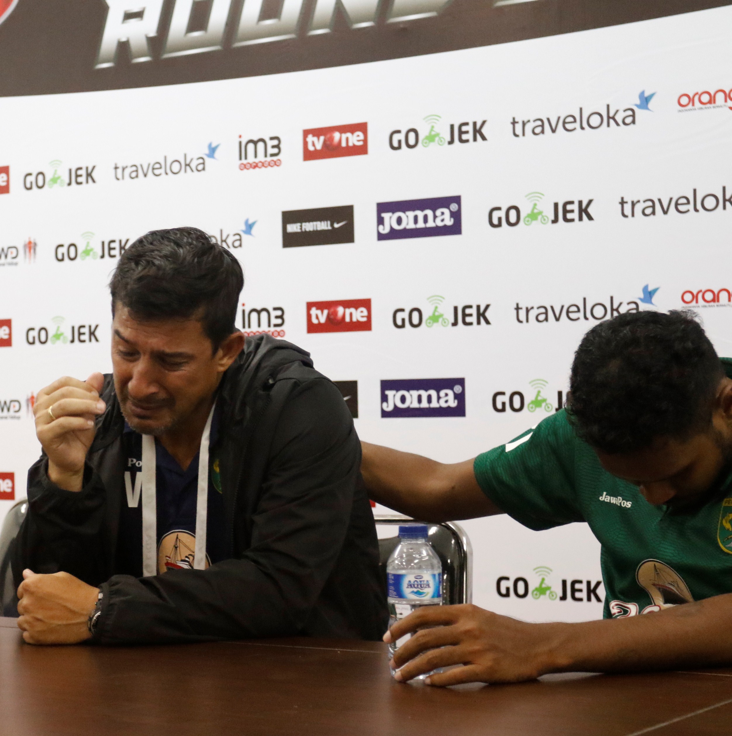 Alfredo Vera Menangis Usai Persebaya Lolos ke Final Liga 2 dan Dipastikan Promosi