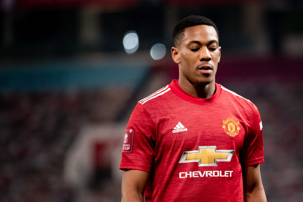 Bukannya Berkembang, Martial dan Jones Malah Alami Kemunduran di MU