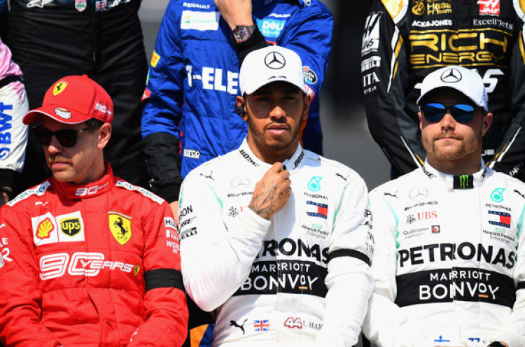 Bosan Hanya Bersaing Lawan Rekan Setim, Lewis Hamilton Harapkan Kebangkitan Ferrari