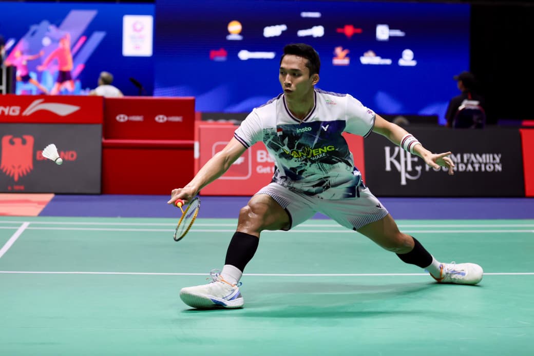 Aksi Jonatan Christie di babak 32 besar Singapore Open 2026. (Media PBSI)