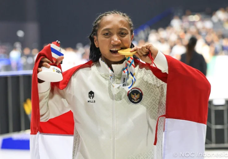 SEA Games 2025: Sabet Emas Perdana MMA untuk Indonesia, Dwi Ani Retno Wulan Ingin Antar Ibu ke Tanah Suci 