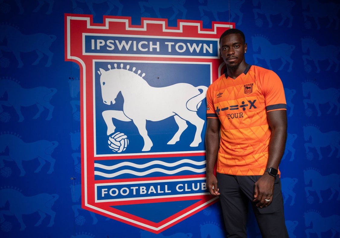 Cedera Saat Cuci Piring, Bek Ipswich Town Harus Absen Satu Bulan