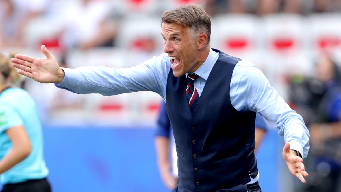 Phil Neville Resmi Mundur dari Kursi Pelatih Timnas Putri Inggris