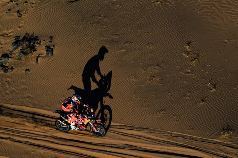 Etape 2 Reli Dakar 2020: Toby Price Kesulitan Buka Jalur, Sam Sunderland Naik ke Posisi Pertama