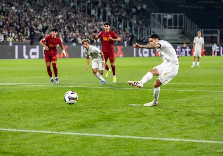 Kevin Diks Cetak Gol ke Gawang Valencia, Borussia Monchengladbach Menang 2-0